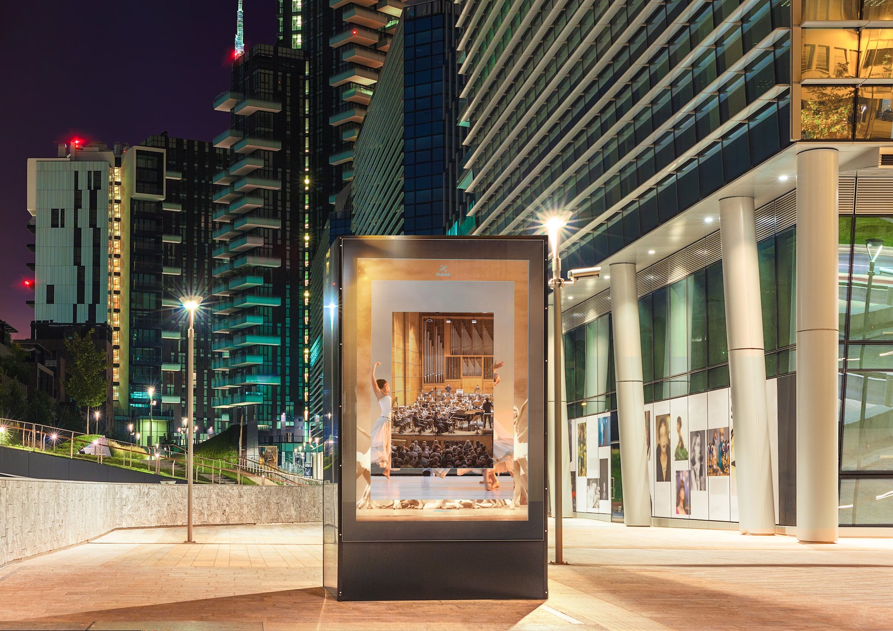 StubHub street display